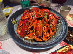 -肥肥虾庄·金牌油焖大虾(汉街SKP店)