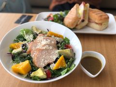 鸡肉牛油果芒果沙拉-Bracket Coffee(工体店)