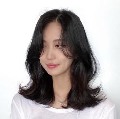 -HAIR CORNER