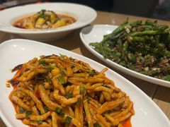 -渝信川菜 · 川味家常菜(财富购物中心店)