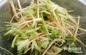 Stir-fried Coriander Roots