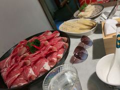 -尚尚仙·酸汤猪手·猪肚鸡火锅(华联万柳购物中心店)