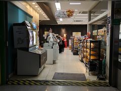 -全家便利店(江湾镇站店)