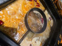 -老牌坊云南鱼豆花火锅(爱建店)