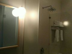 -卡罗酒店(东门晒布地铁站店)