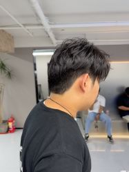 -宫铭烫发染发接发店