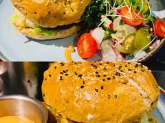 香浓蘑菇牛肉汉堡-bluefrog蓝蛙(悠唐购物中心店)