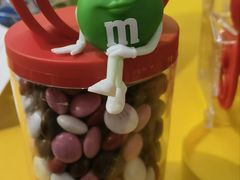 -m豆巧克力世界(上海世茂广场店)