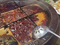 -渝嘴小老弟老火锅(华新村店)