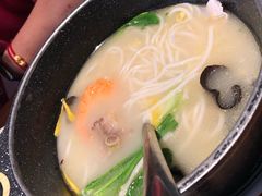-云海肴·汽锅鸡·云南菜(天山百盛优客店)