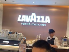 -LAVAZZA 拉瓦萨咖啡(北外滩来福士店)