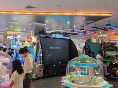 -反斗乐园π·电玩·高空拓展·蹦床(龙华天虹店)