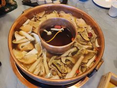 -慢丽江·云南野生菌土鸡锅(付家庄店)