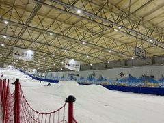 -乔波室内滑雪场