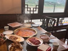 -小天鹅火锅·一线江景洪鼎旗舰店(洪崖洞店)
