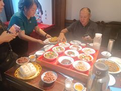-蓝田九大碗民俗食府(蓝田店)