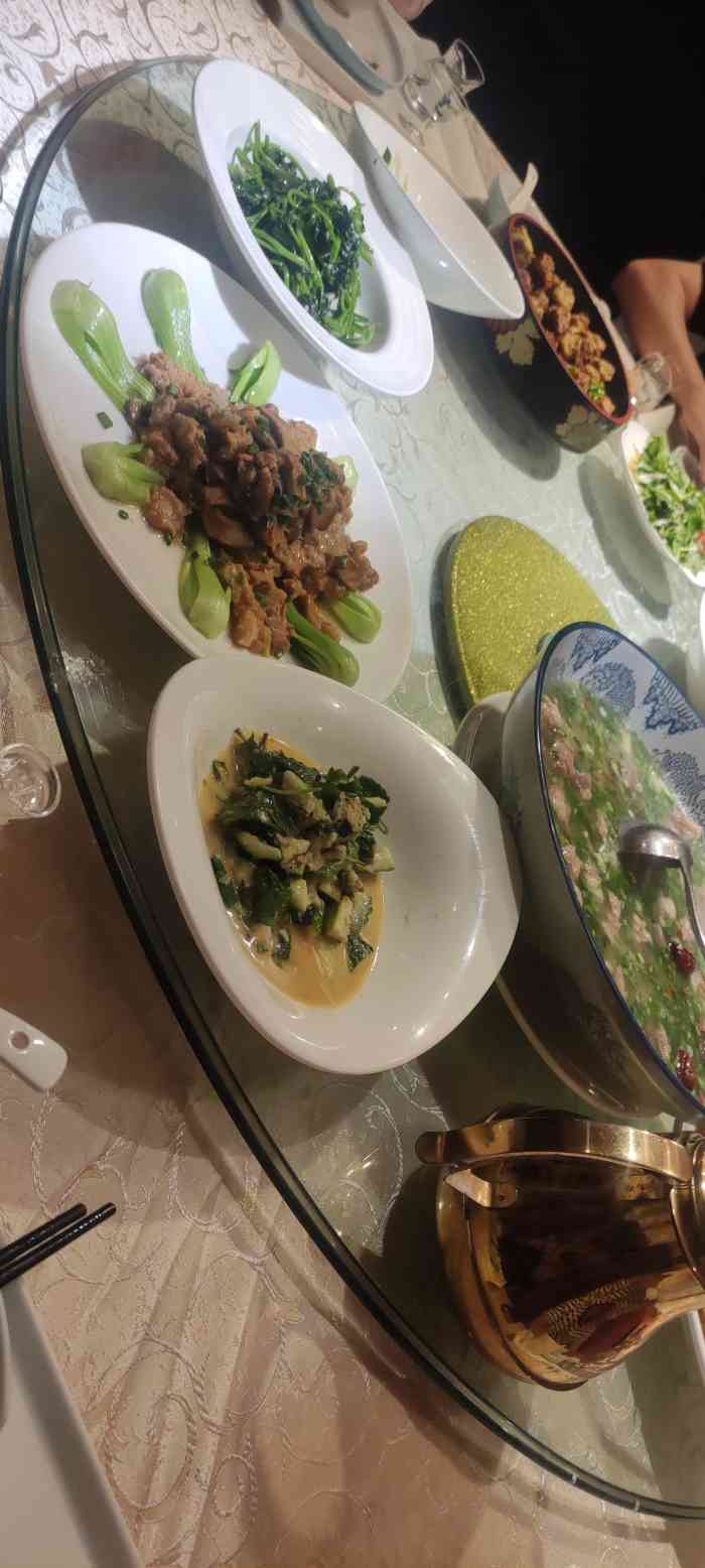 博望坡餐厅(漕溪路店)-"听闻这家是河南菜同事说想吃家乡菜 晚餐去.