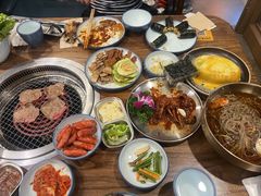 -明洞阿姨·韩式酱蟹烤肉·创意料理(三元桥店)