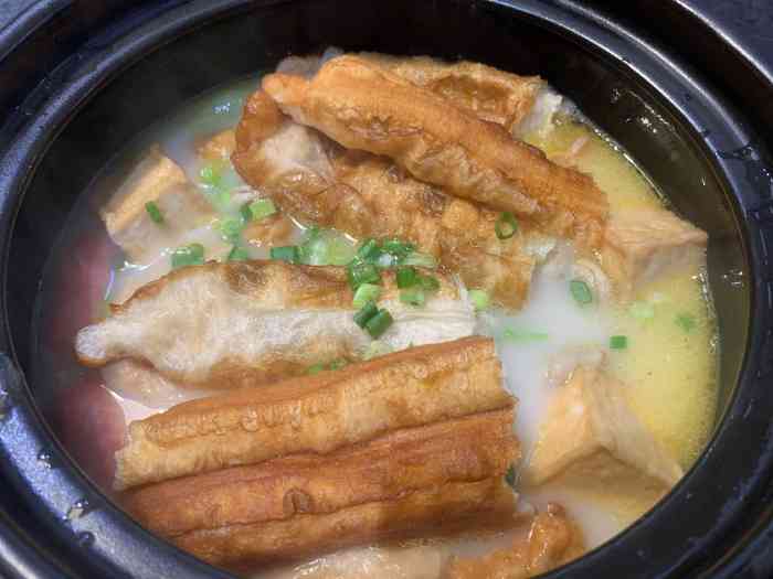 爱尚麻辣烫(四明西路店)-"这家店在四明西路,余姚中学对面.「臭豆.