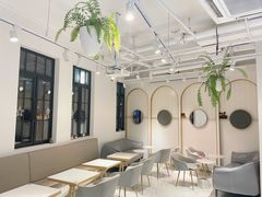 -Fridi Patisserie Cafe