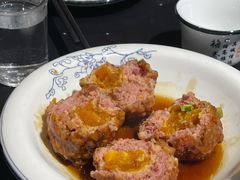 咸蛋黄狮子头-梅飞酒家(桑园路店)