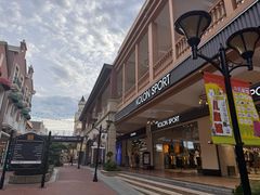 -王府井奥莱临潼小镇(临潼店)