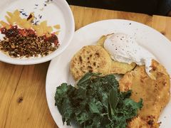 美式鸡排配司康-Egg•Allday Brunch(襄阳北路店)