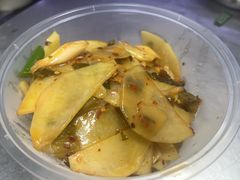 -巍山𤆵肉饵丝