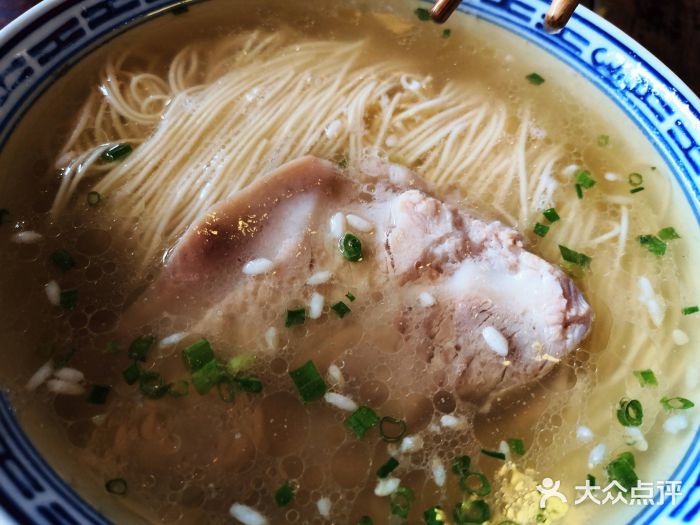 同得兴 Since·1995 传统苏式面馆(嘉馀坊店)枫镇大肉面图片