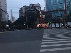 -梅记大块头爆鱼店(乍浦路店)