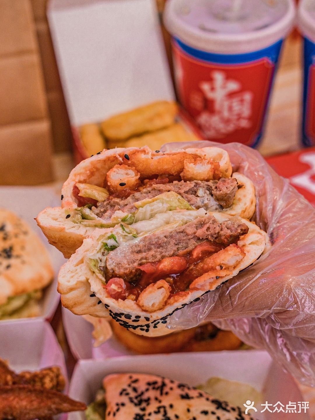 属于咱中国人的汉堡，味道好极了。