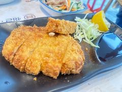 特大一指厚炸猪排-怡己·三ツ矢堂日式料理(海伦店)