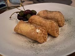 自制乳清卷配橄榄-Mercato莫卡多露台餐厅与酒吧(K11店)