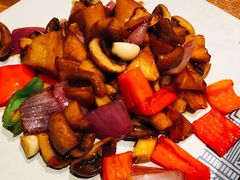 -云海肴·汽锅鸡·云南菜(天山百盛优客店)