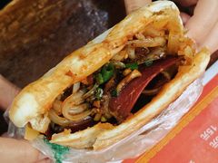 夹张飞牛肉凉粉-刘氏方酥锅盔(古城总店)