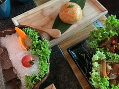 飞鱼籽墨鱼滑-湊湊火锅·茶憩(东城万达店)