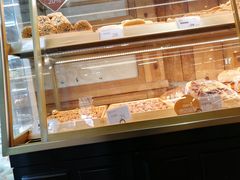 -昆明冠生园·蛋糕·面包(南强街店)