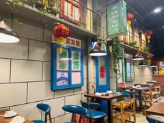 大堂-超越炭火牛蛙火锅鸡(河东店)