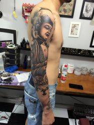 -Black Tattoo Studio