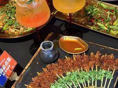 -何师烧烤Pro ·江湖川菜·小龙虾·精酿(太古里旗舰店)
