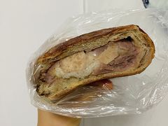 现蒸芋泥椰奶糯米-PAOPAO Bakery&Café(港汇店)