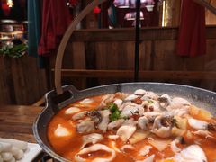 -老滇山寨•云南特色菜•地方菜•民族风情歌舞表演(金碧店)