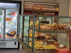 面包甜点陈列柜-可颂坊(中心书城店)