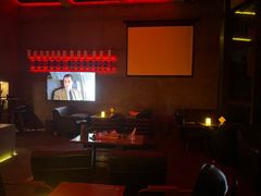 -饮湖威士忌鸡尾酒吧