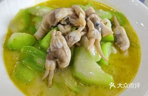 Clam and Loofah Stir-fry