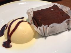 提拉米苏与冰淇淋-萨莉亚意式餐厅(杭州西溪龙湖天街店)