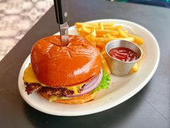 大佬汉堡-Chili's Cafe&Bar奇利斯(滨江店)