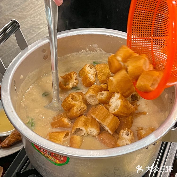 杭州坠地道的猪杂粥！真的好好吃！