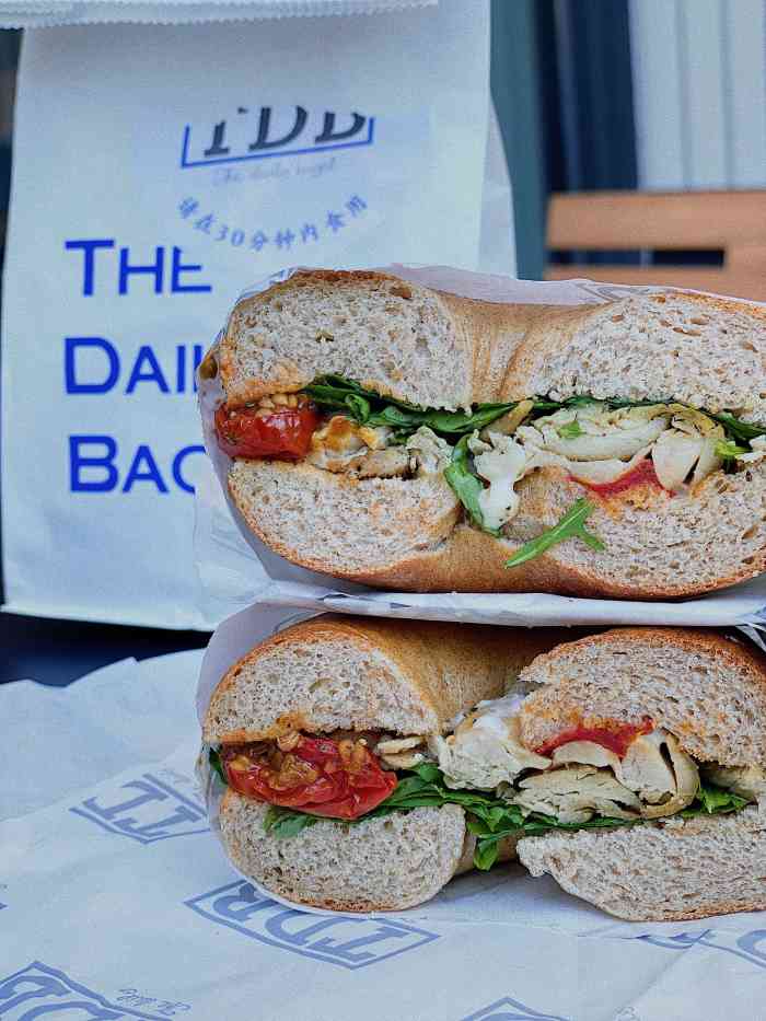 the daily bagel-"「超级烤芝士反转三明治」厚实,胖呼呼儿的.