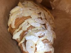 杏仁羊角-麦田工坊(月湖店)